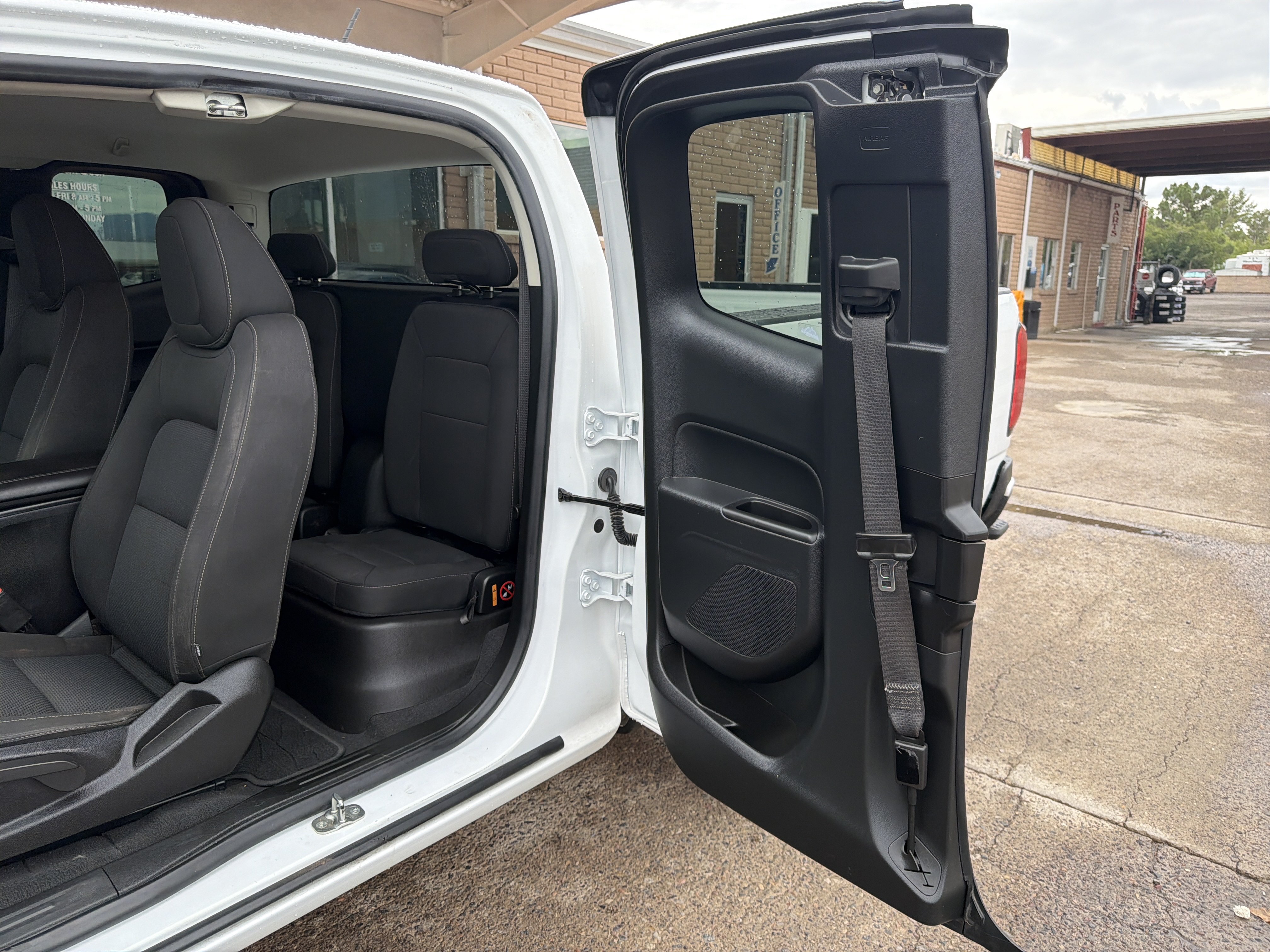 Used 2022 Chevrolet Colorado LT RWD image 7