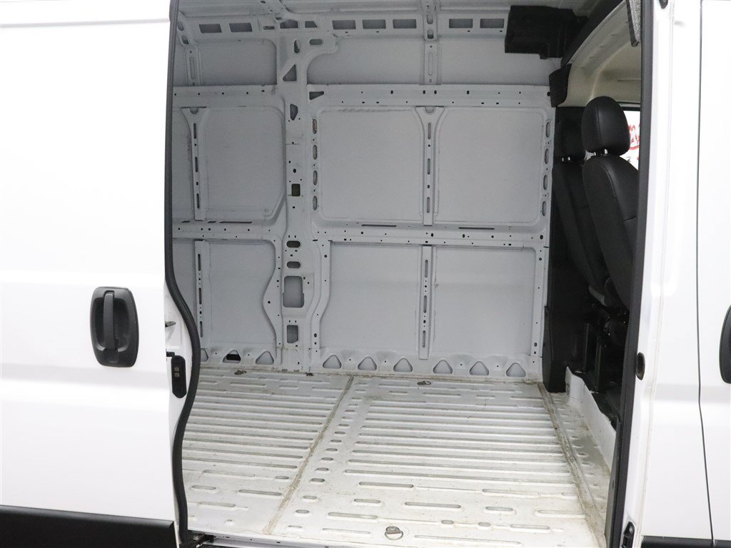 Used 2025 RAM ProMaster 2500 w/ Convenience Group FWD image 19