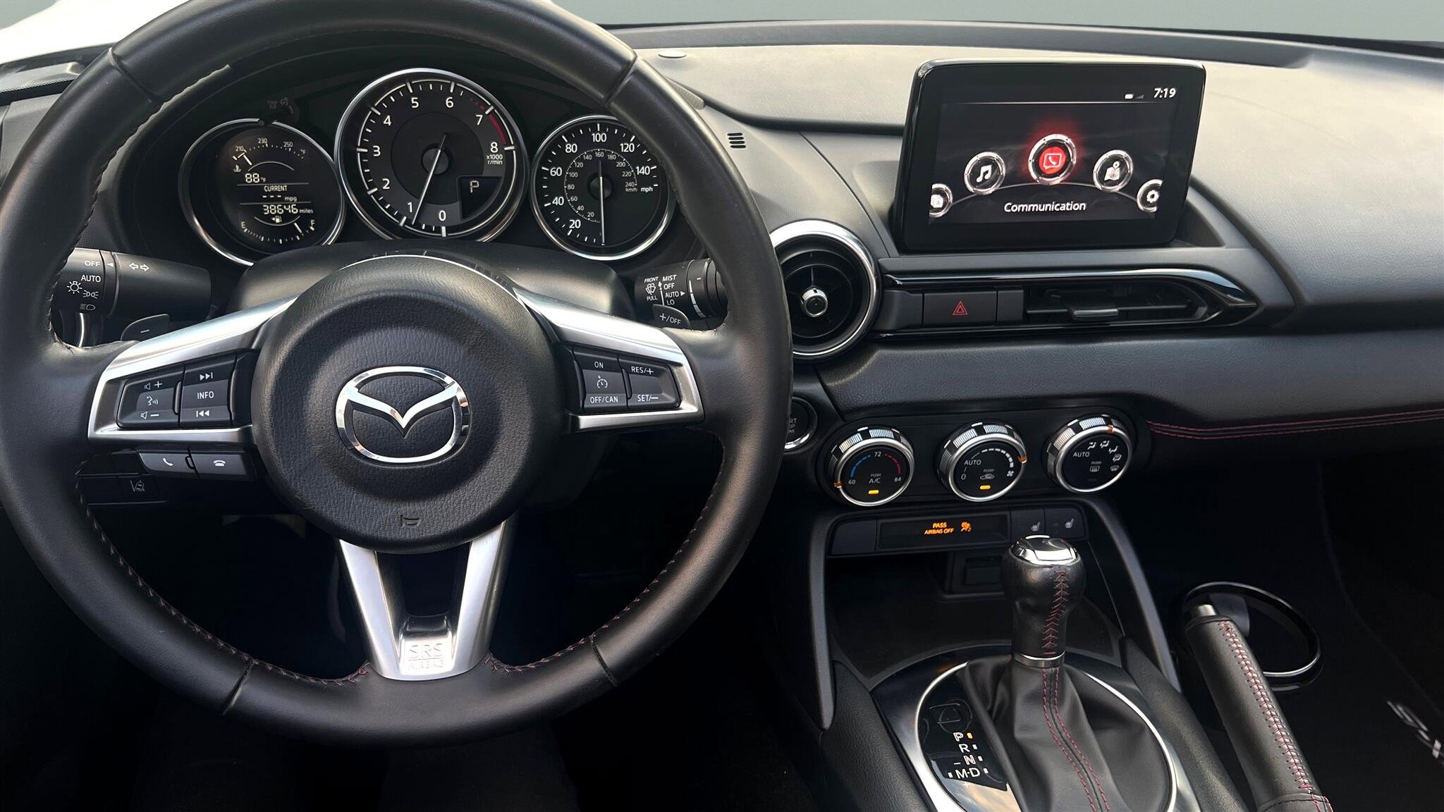 Used 2018 MAZDA MX-5 Miata Grand Touring image 25