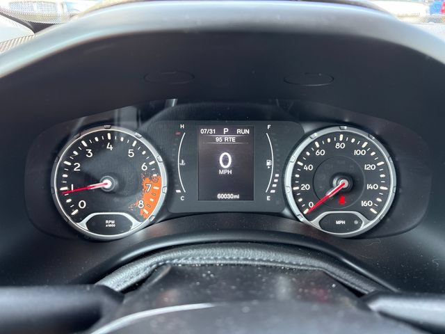 Used 2017 Jeep Renegade Latitude FWD image 13