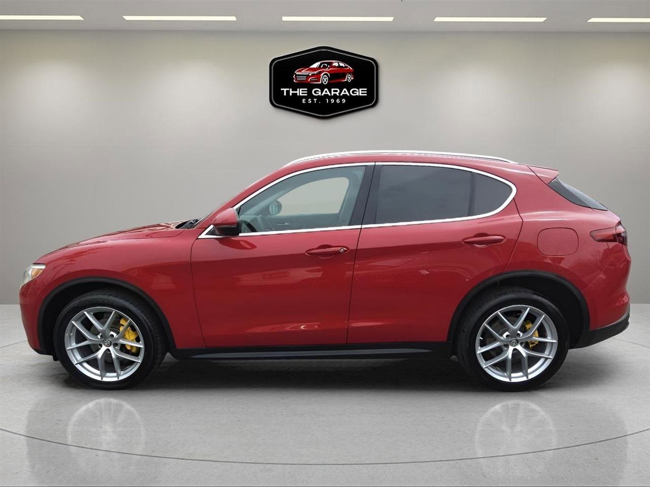 Used 2018 Alfa Romeo Stelvio Ti AWD/4WD image 3