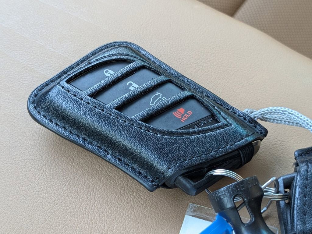 Used 2022 Lexus ES 300h w/ Premium Package image 32