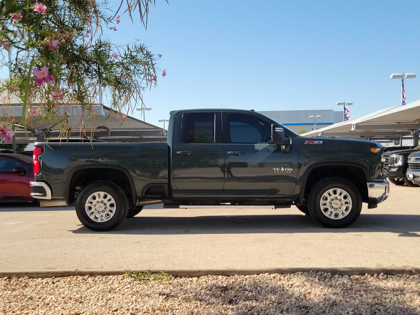 Used 2025 Chevrolet Silverado 2500 LT w/ Texas Edition AWD/4WD image 9