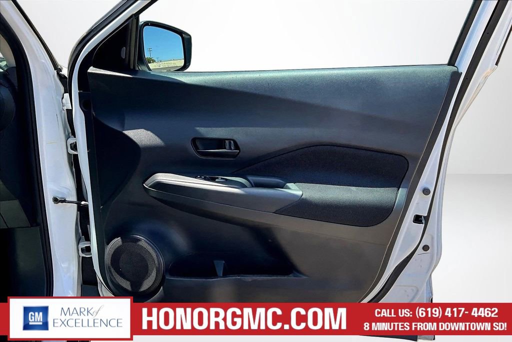 Used 2022 Nissan Kicks S FWD image 28