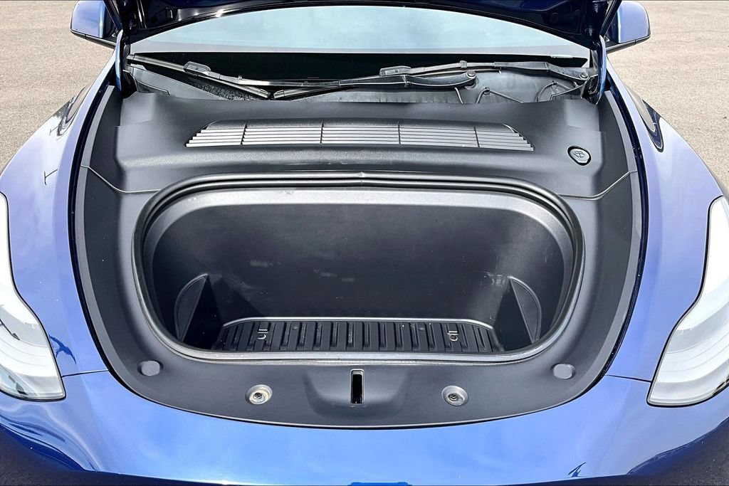 Used 2023 Tesla Model Y Performance AWD/4WD image 9