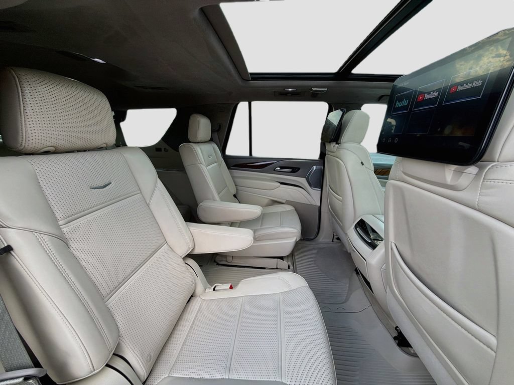Certified 2023 Cadillac Escalade Sport Platinum w/ LPO, Floor Liner Package AWD/4WD image 31