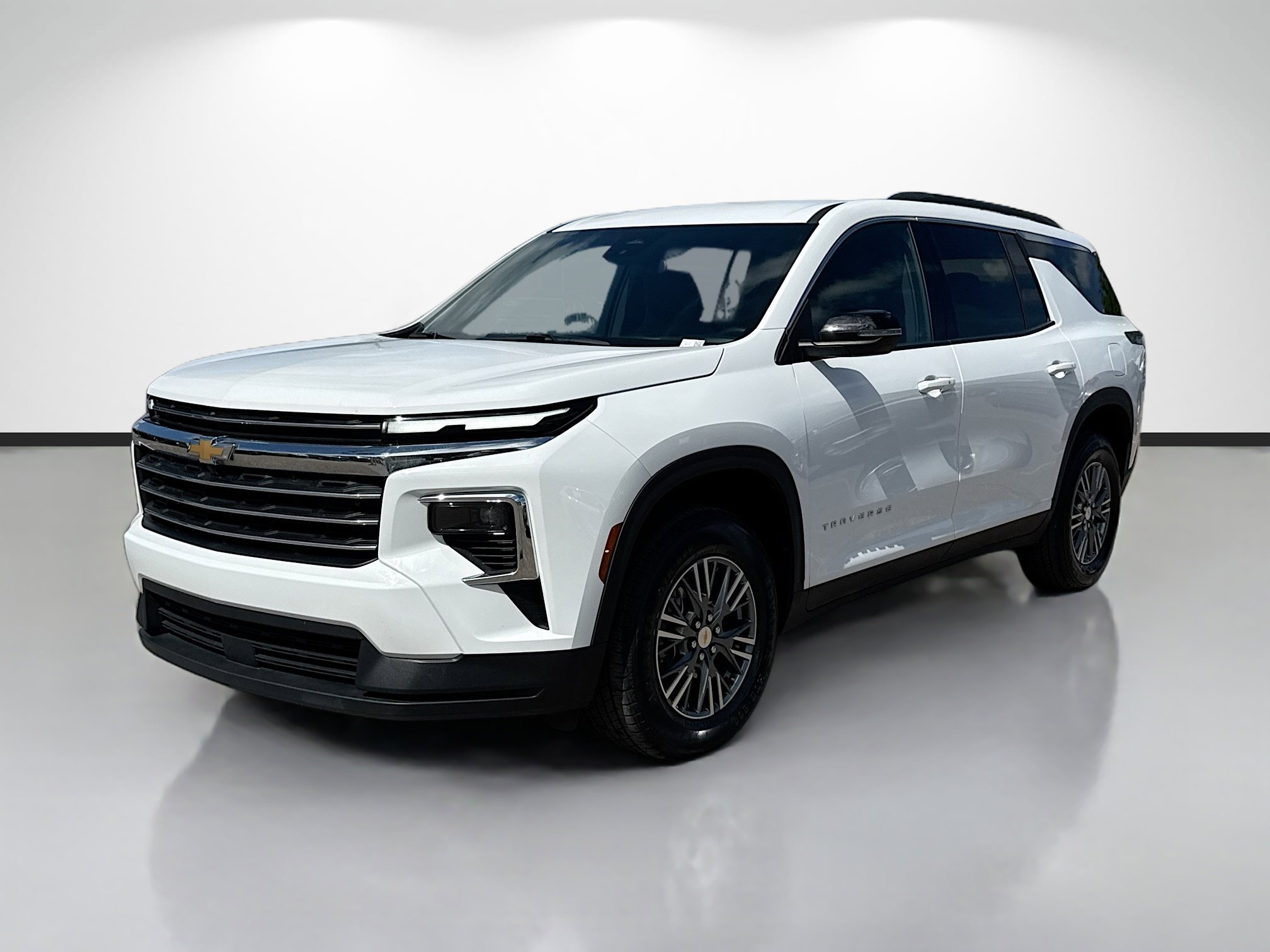 Used 2025 Chevrolet Traverse LT image 7