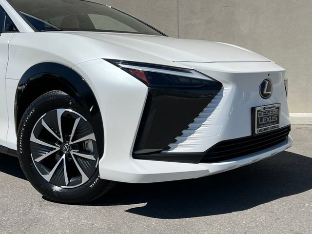Used 2025 Lexus RZ 300e w/ Accessory Package (2T) FWD image 2