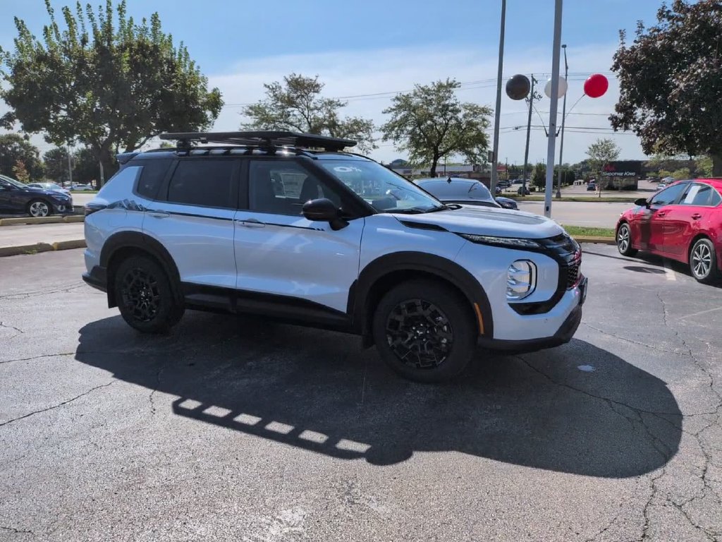 New 2026 Mitsubishi Outlander AWD image 4