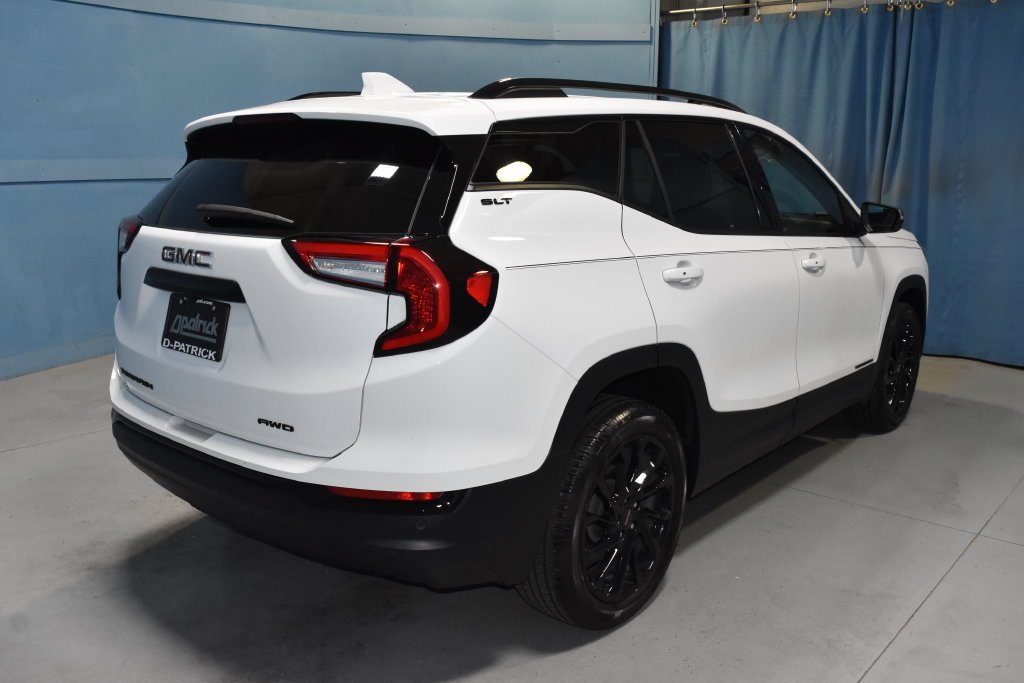 Used 2024 GMC Terrain SLT w/ Tech Package AWD/4WD image 31
