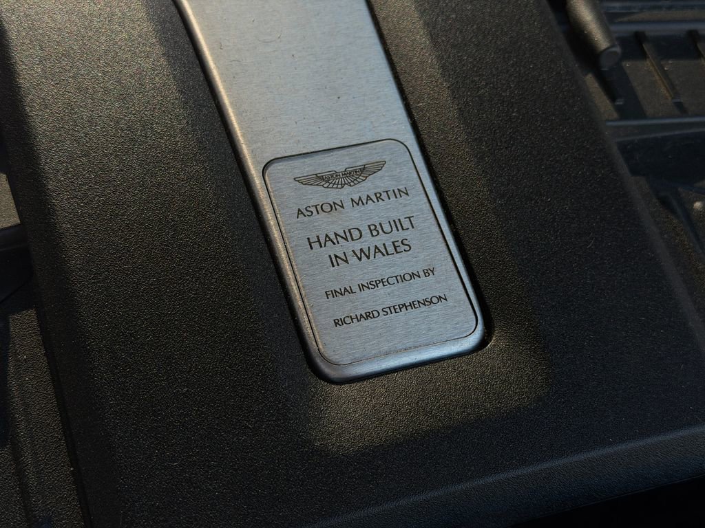 Used 2021 Aston Martin DBX image 21