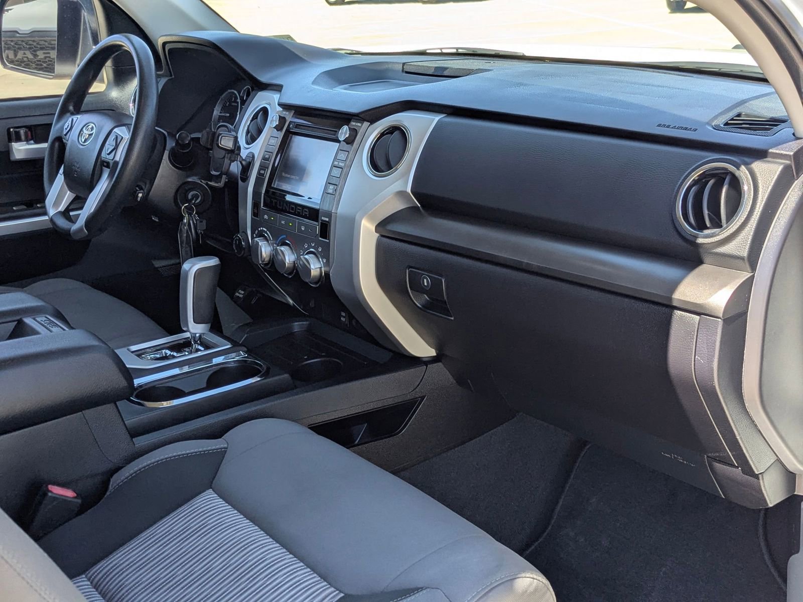 Used 2015 Toyota Tundra SR5 w/ SR5 Upgrade Package image 23