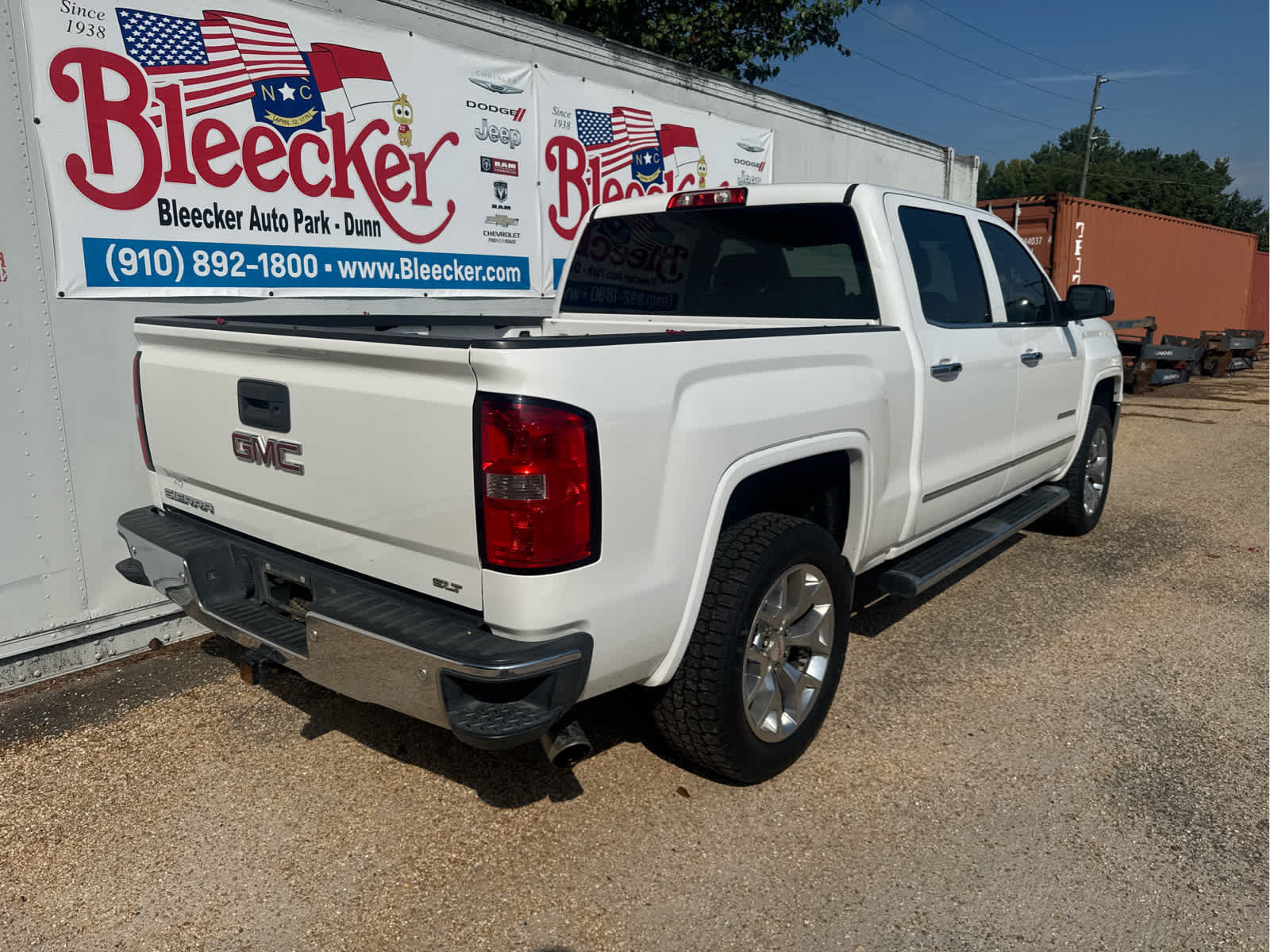 Used 2015 GMC Sierra 1500 SLT w/ SLT Crew Cab Value Package AWD/4WD image 3