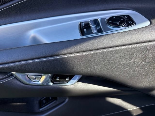 Used 2022 Chevrolet Corvette Stingray Coupe w/ Chrome Exterior Badge Package RWD image 11