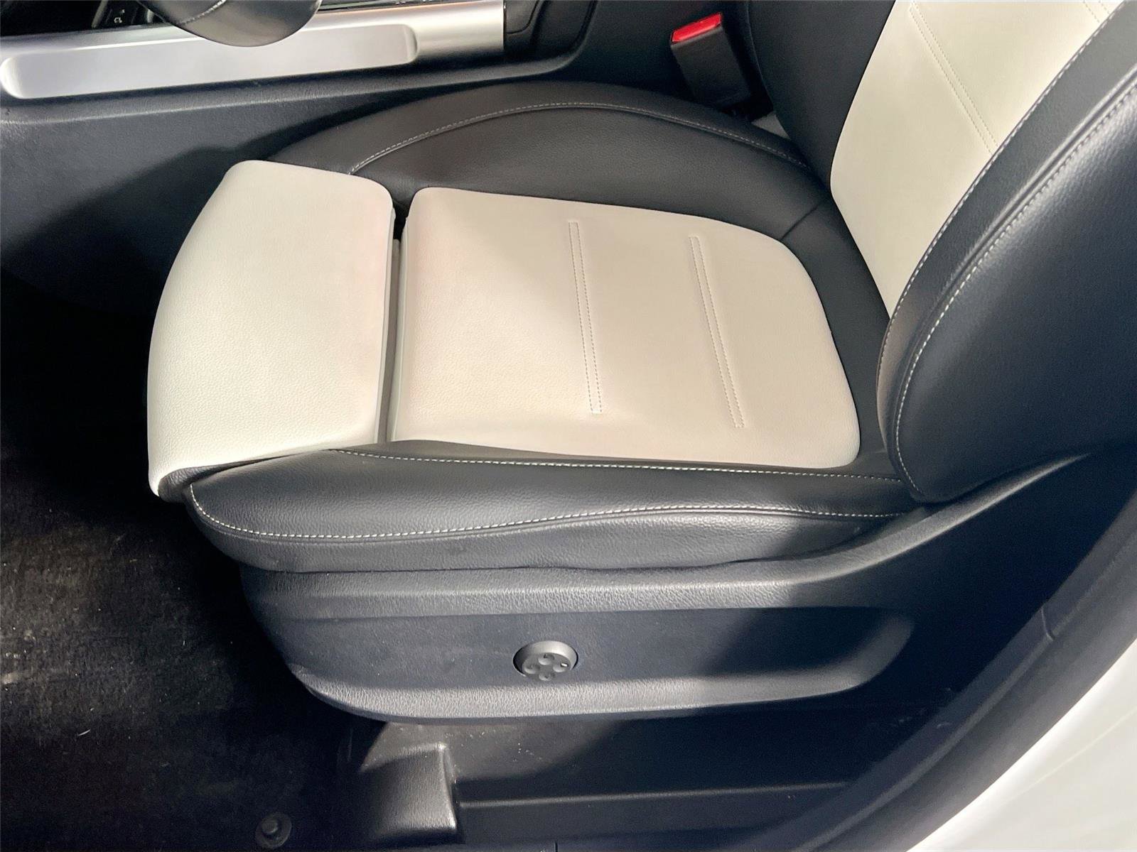 Certified 2023 Mercedes-Benz GLB 250 4MATIC image 17