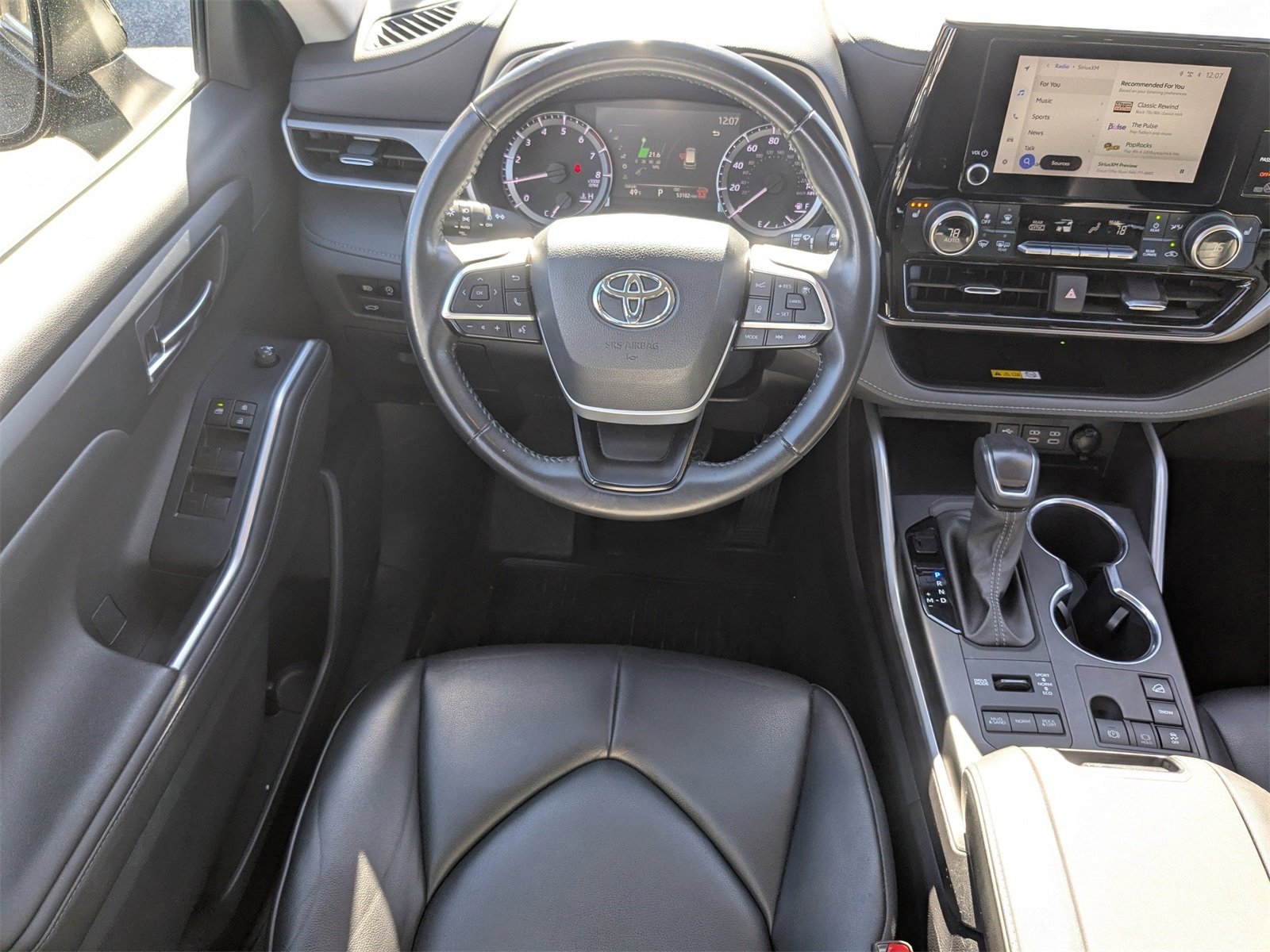 Used 2024 Toyota Highlander XLE image 19