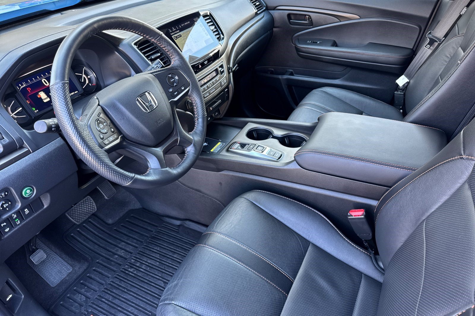 Used 2025 Honda Passport TrailSport image 4