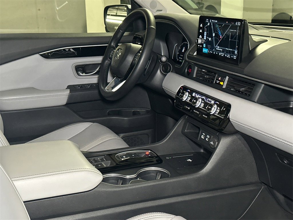 Used 2023 Honda Pilot Touring image 15