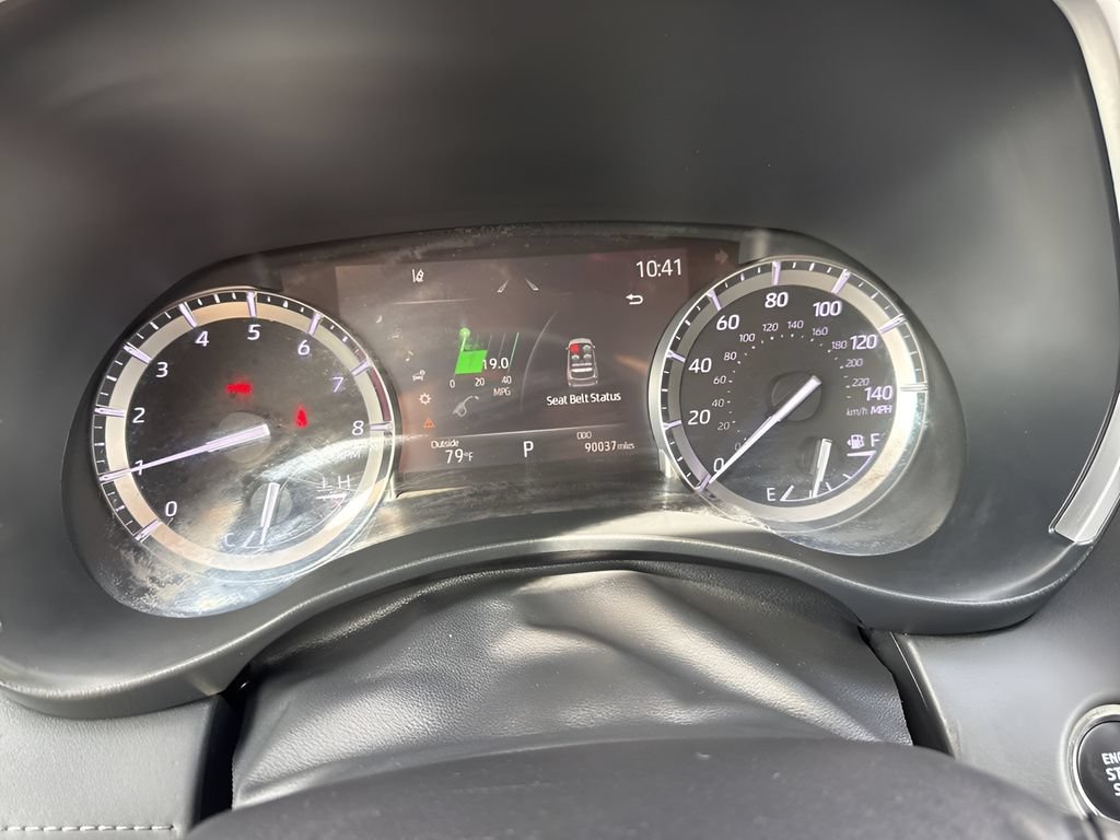 Used 2022 Toyota Highlander XLE FWD image 22