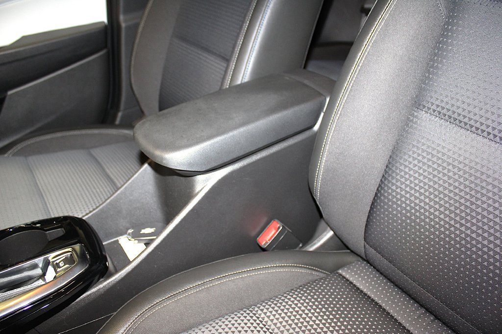 Used 2025 Chevrolet Trax LT w/ LT Convenience Package FWD image 22