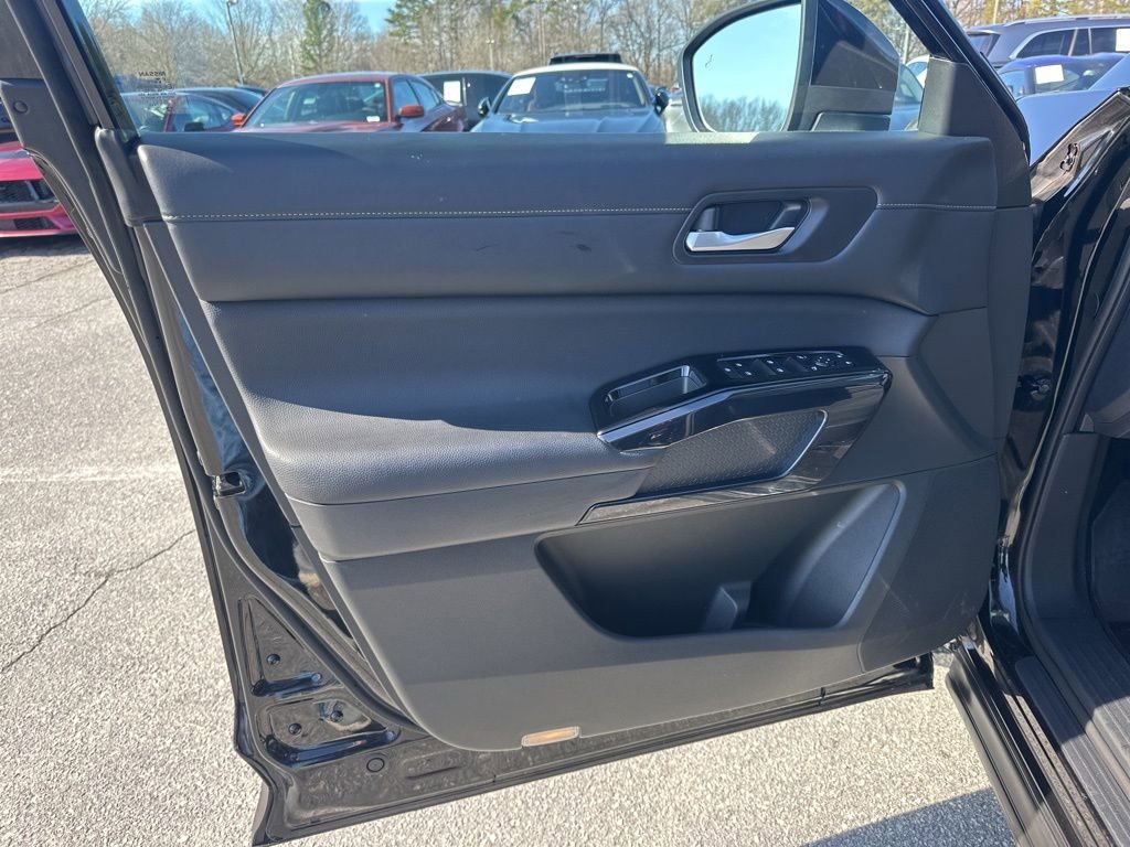 Used 2022 Nissan Pathfinder S image 23