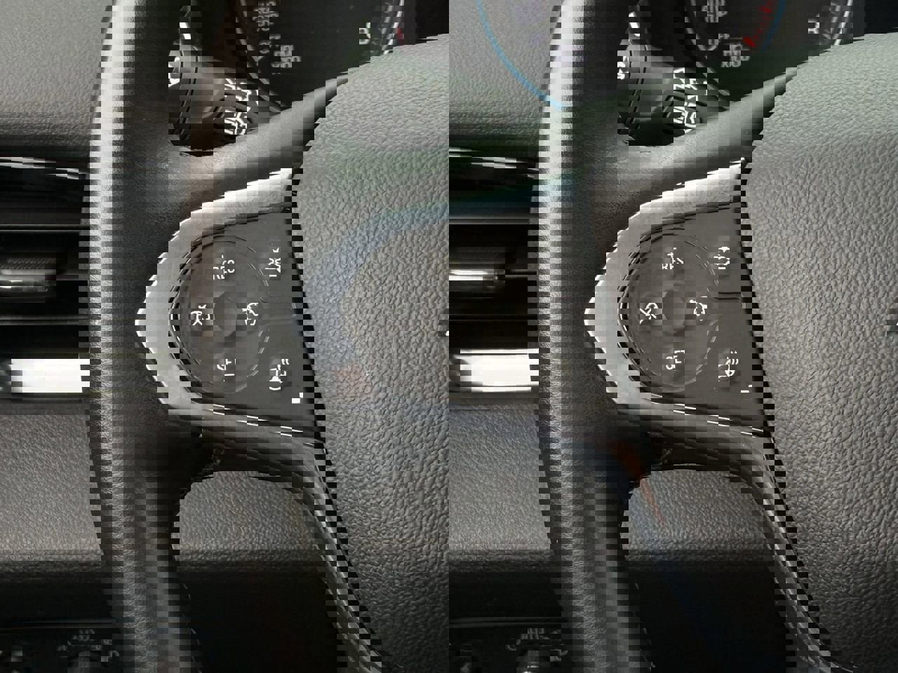 Certified 2023 Chevrolet Traverse LT image 13