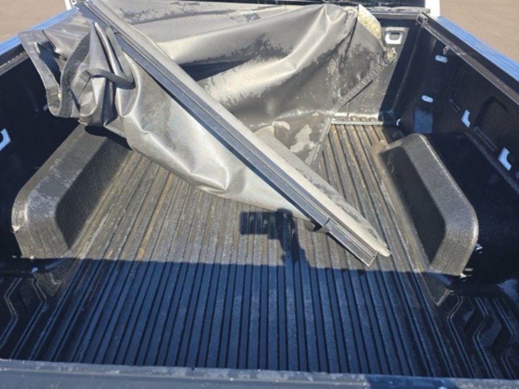 Used 2020 Chevrolet Silverado 1500 LT image 18