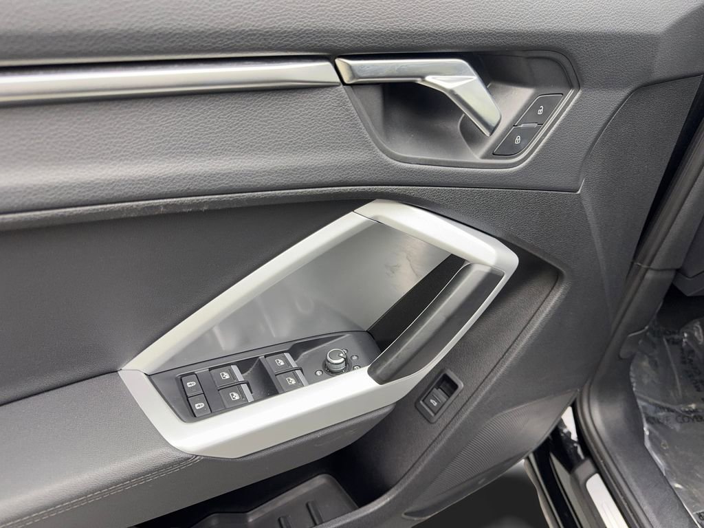 Used 2025 Audi Q3 2.0T Premium image 33