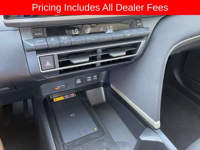 Used 2025 Toyota Camry LE FWD image 32