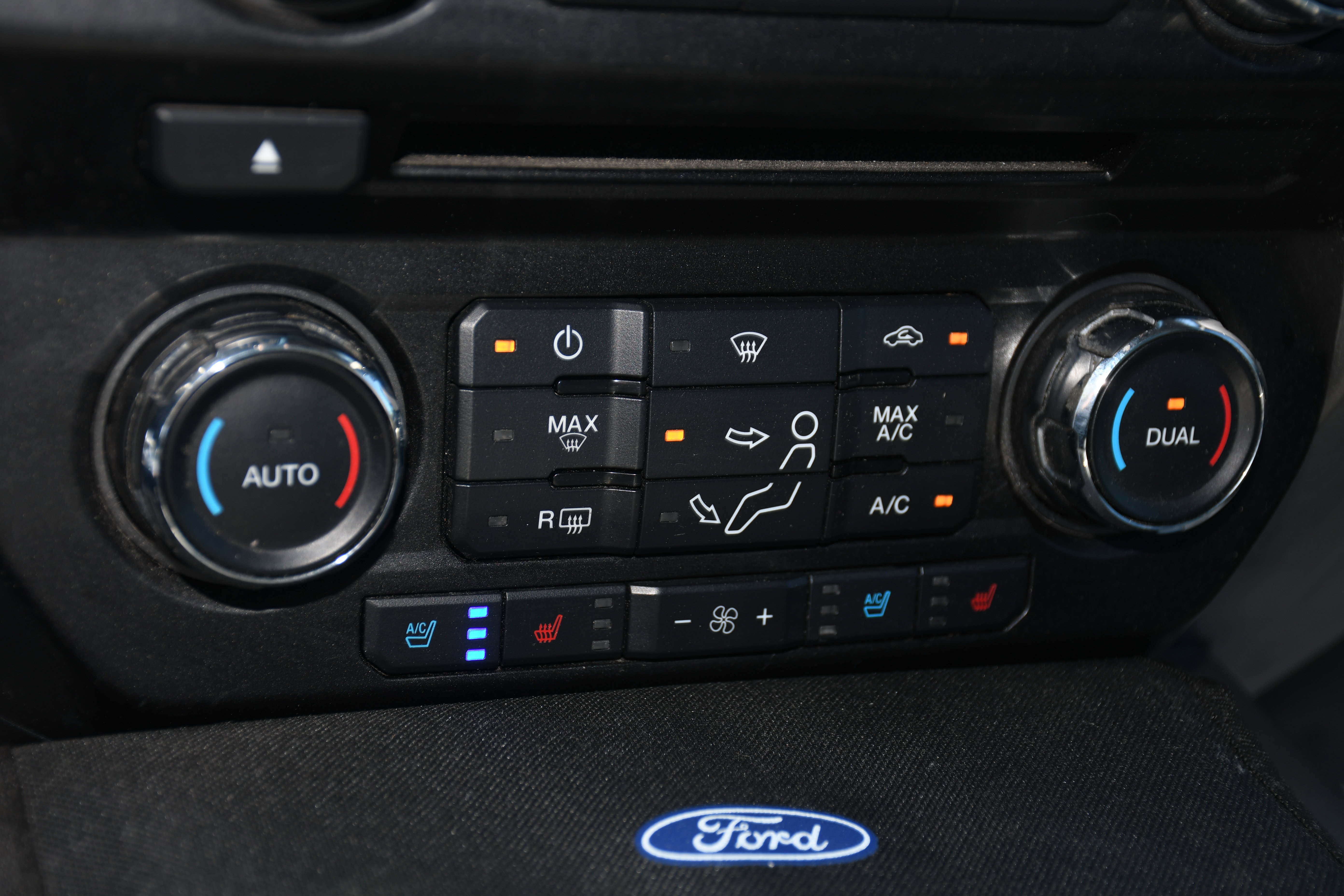 Used 2018 Ford F350 Lariat w/ Lariat Ultimate Package AWD/4WD image 16