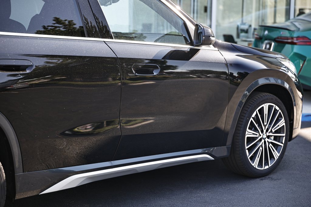 Used 2025 BMW X1 xDrive28i w/ Technology Package image 8