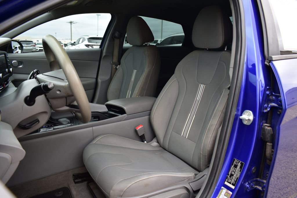 Used 2022 Hyundai Elantra SEL FWD image 13