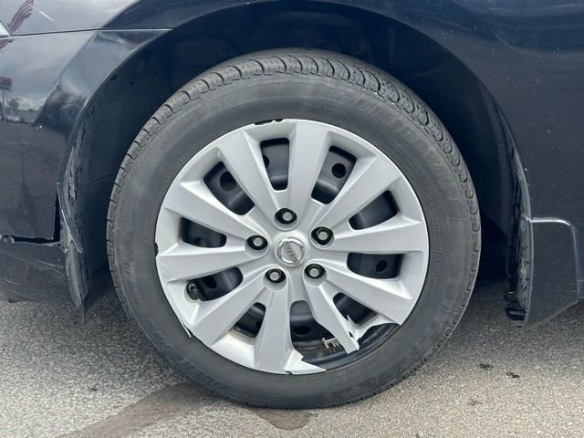 Used 2015 Nissan Sentra S FWD image 13
