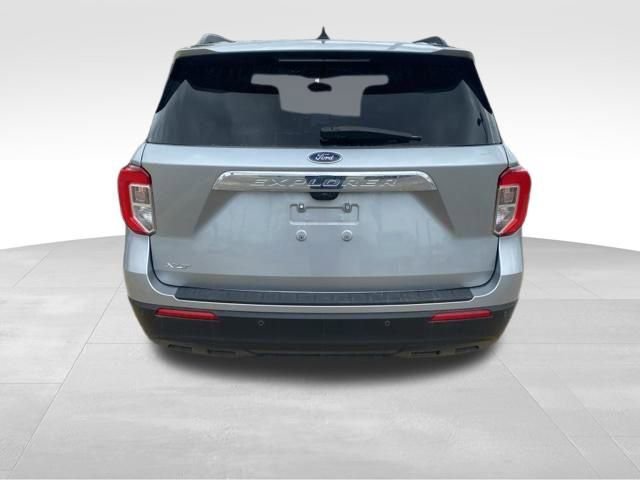 Used 2023 Ford Explorer XLT image 11
