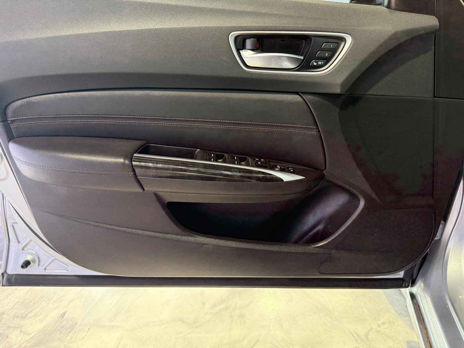 Used 2020 Acura TLX image 28