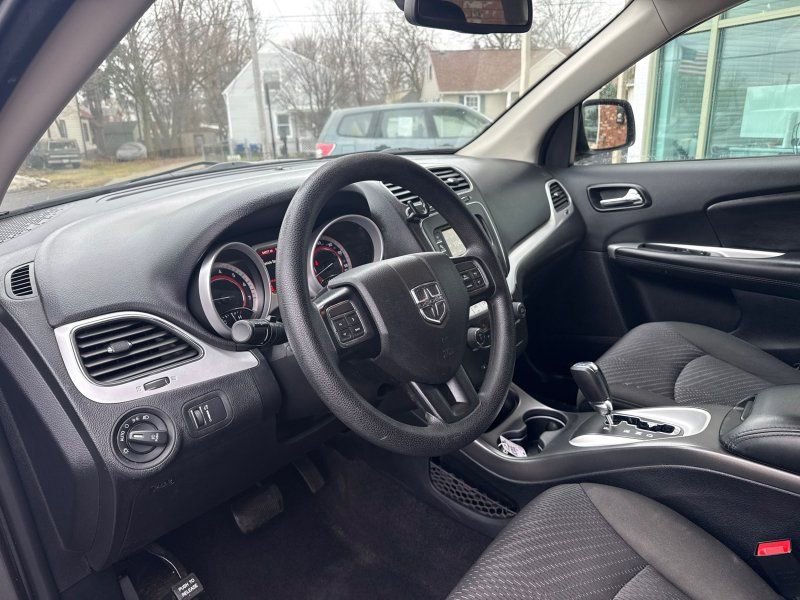 Used 2019 Dodge Journey SE w/ Blacktop Package image 10
