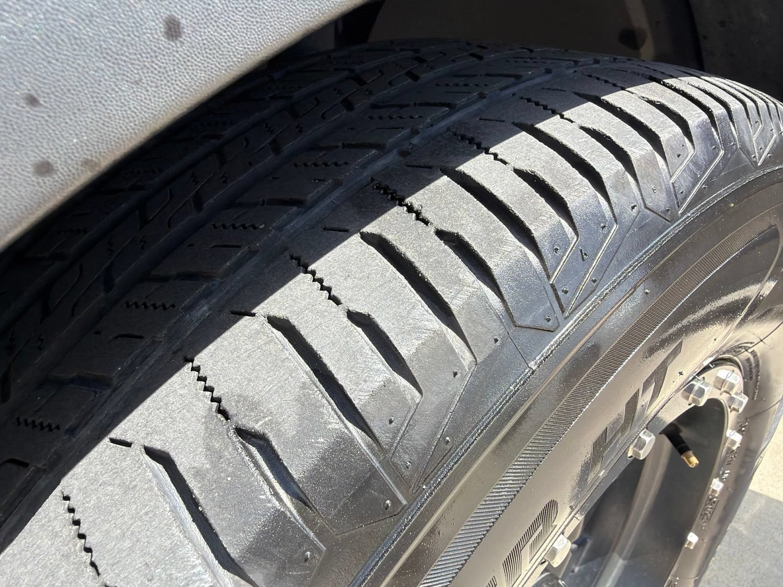 Used 2017 Ford Explorer XLT w/ Equipment Group 202A FWD image 13