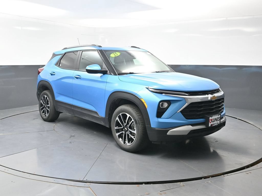 Used 2025 Chevrolet TrailBlazer LT AWD/4WD image 5