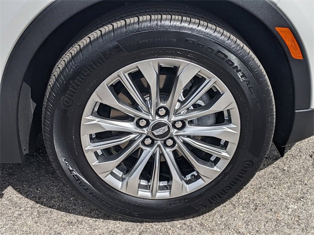 Used 2025 Cadillac XT4 Premium Luxury w/ Technology Package image 8