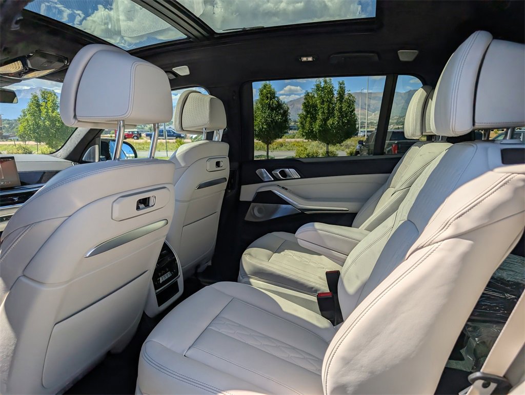 New 2026 BMW X7 M60i image 16