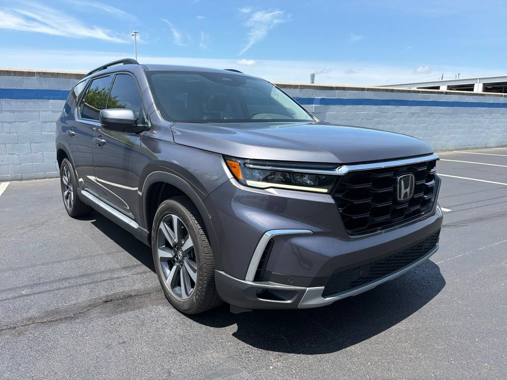Certified 2025 Honda Pilot Touring image 7