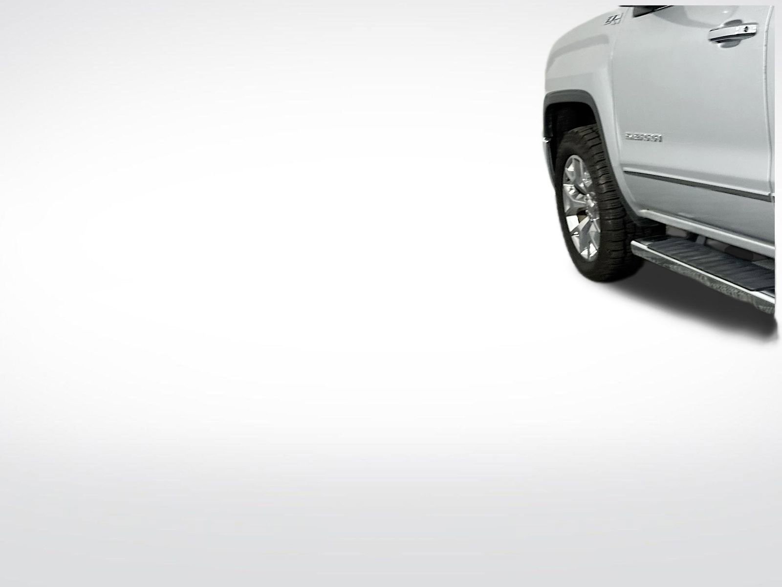 Used 2015 GMC Sierra 1500 SLT w/ SLT Crew Cab Value Package AWD/4WD image 32