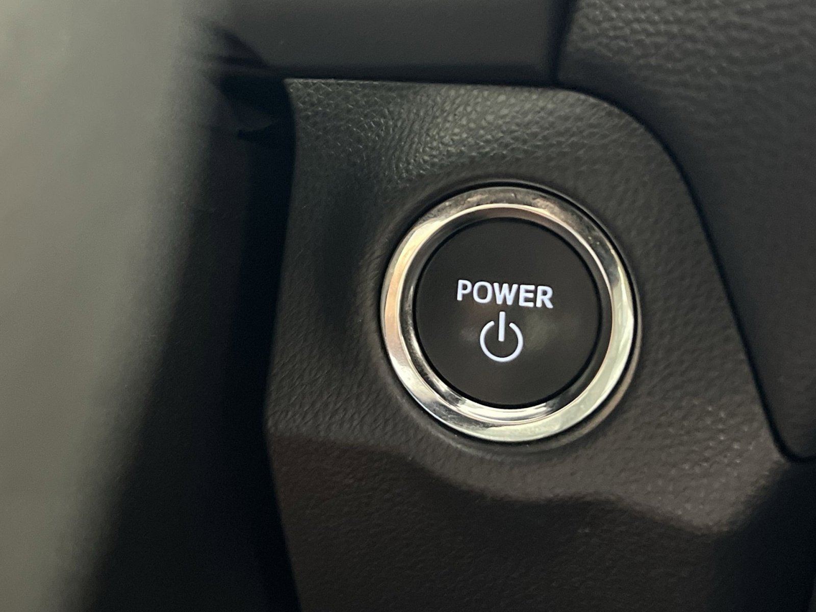 Used 2025 Toyota RAV4 XLE image 34