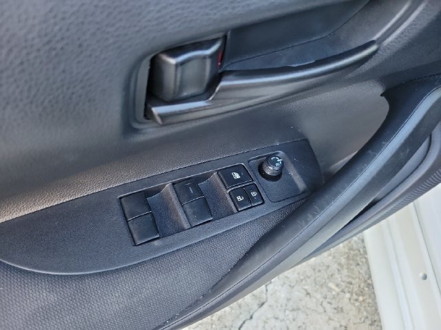 Used 2025 Toyota Corolla LE FWD image 12
