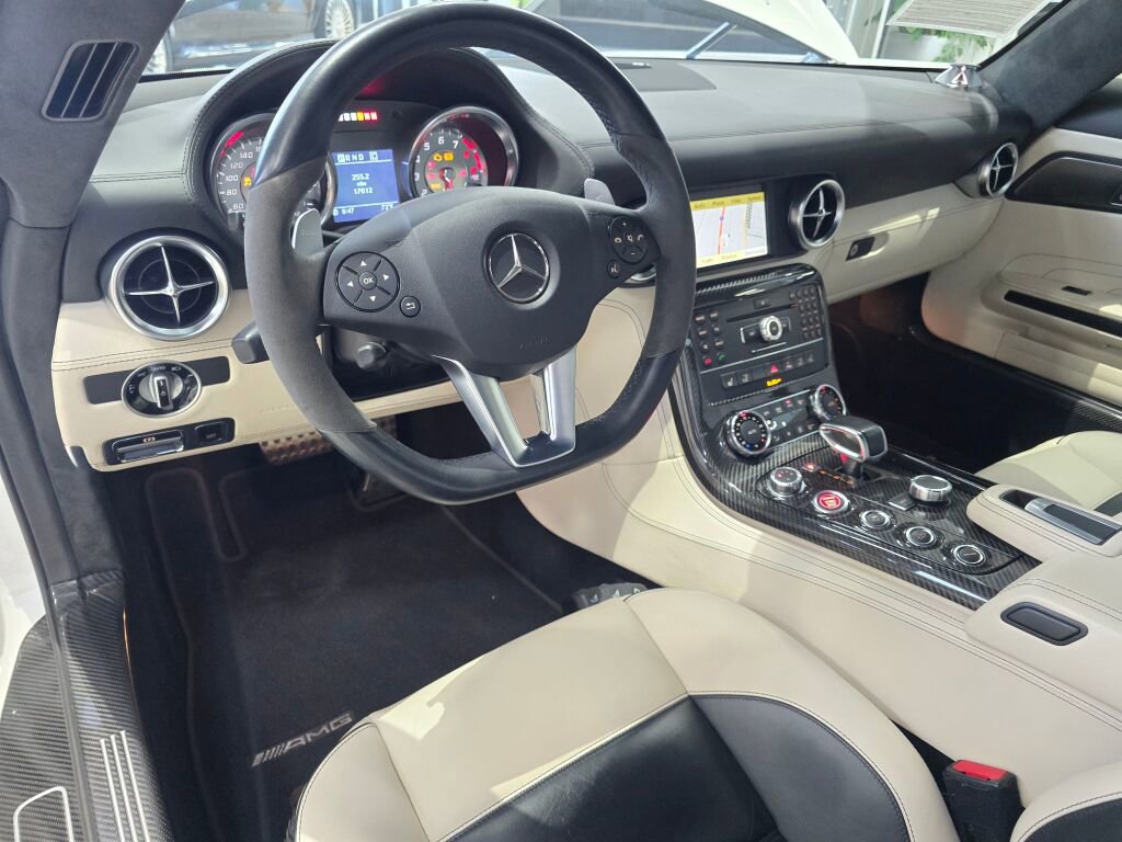 Used 2012 Mercedes-Benz SLS AMG Roadster image 17