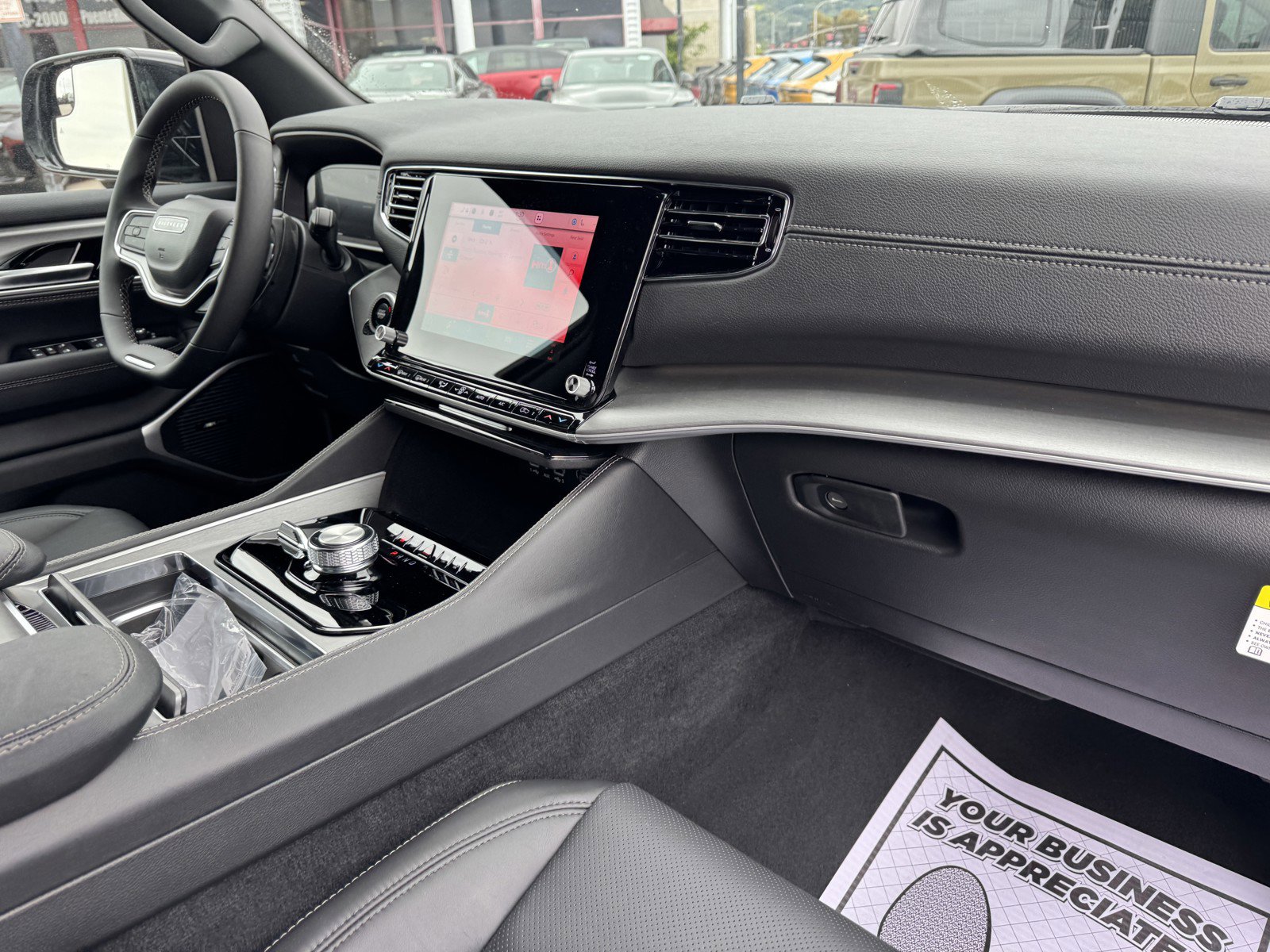 New 2025 Jeep Wagoneer L Series II w/ Premium Group I image 8