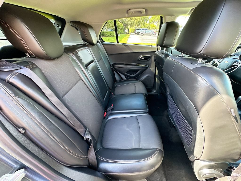 Used 2018 Chevrolet Trax LT w/ LT Convenience Package FWD image 24