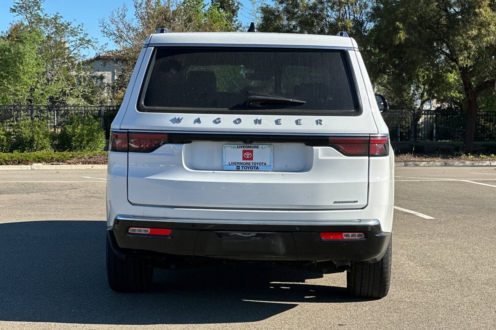 Used 2024 Jeep Wagoneer L Series II w/ Flexible Seating Group image 5