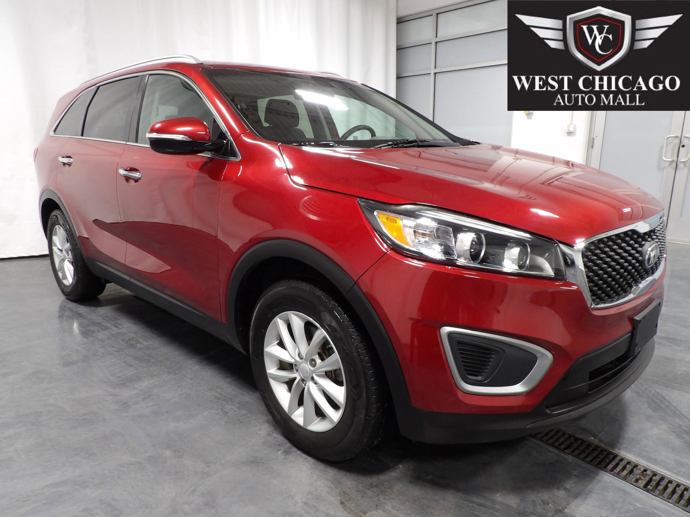 Used 2017 Kia Sorento LX Sport Utility 4D image 1