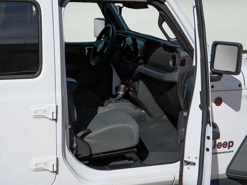 Used 2025 Jeep Wrangler Unlimited Rubicon image 11